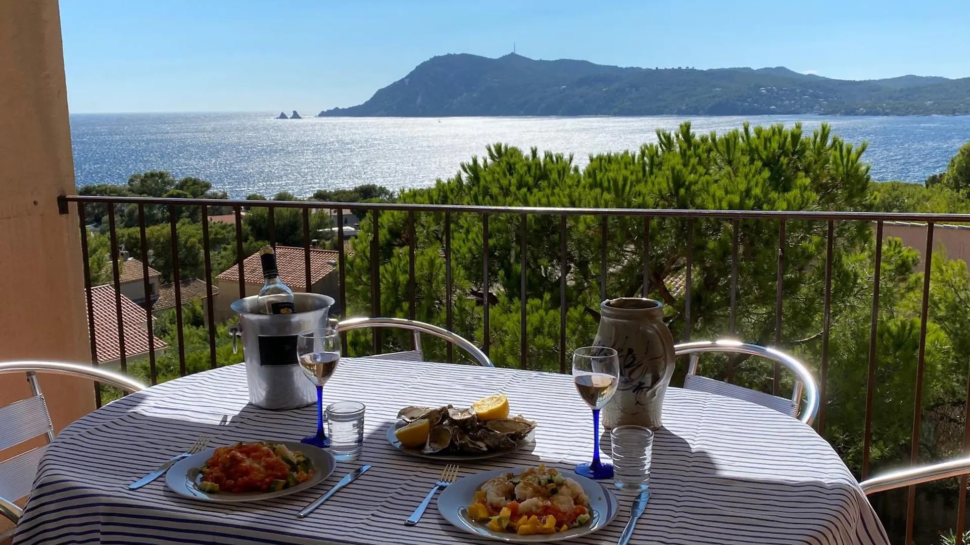 Les 2 Freres - Vue Mer Panoramique Solarium - Les Sablettes Saint-Mandrier-sur-Mer 0*,  France